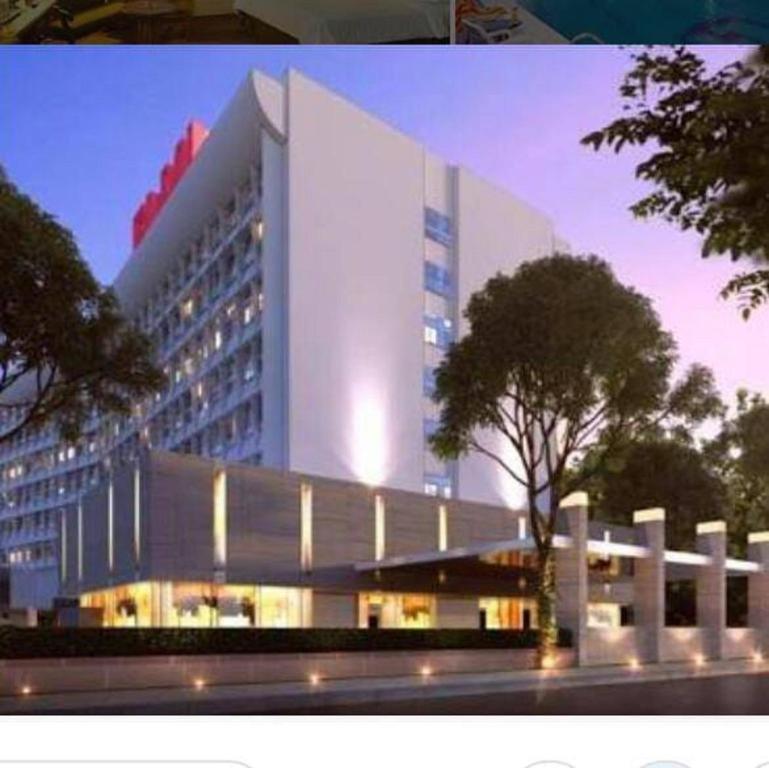 Elmi Hotel Surabaya Exterior photo