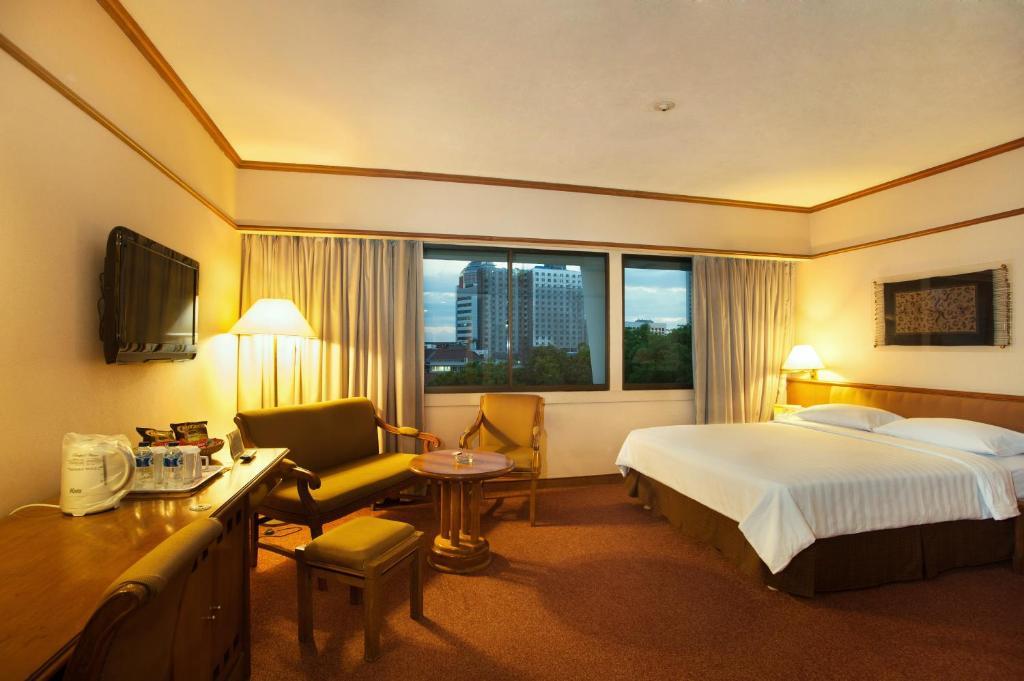 Elmi Hotel Surabaya Room photo